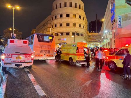 اصابة 5 اشخاص اثر انفجار في قاعة افراح في بني براك